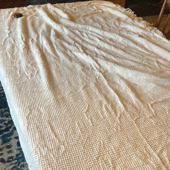 Vintage chenille bedspread - Picture 4 of 5